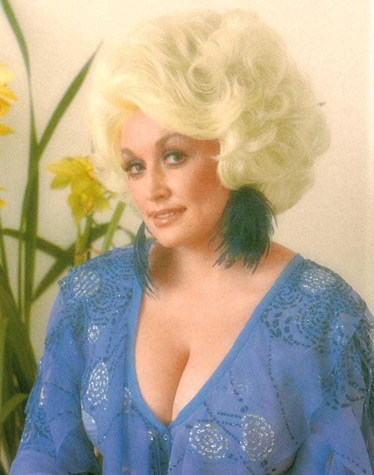 51 Hottest Dolly Parton Big Butt Pictures That Are Sure To Make You Her Most Prominent Admirer 15