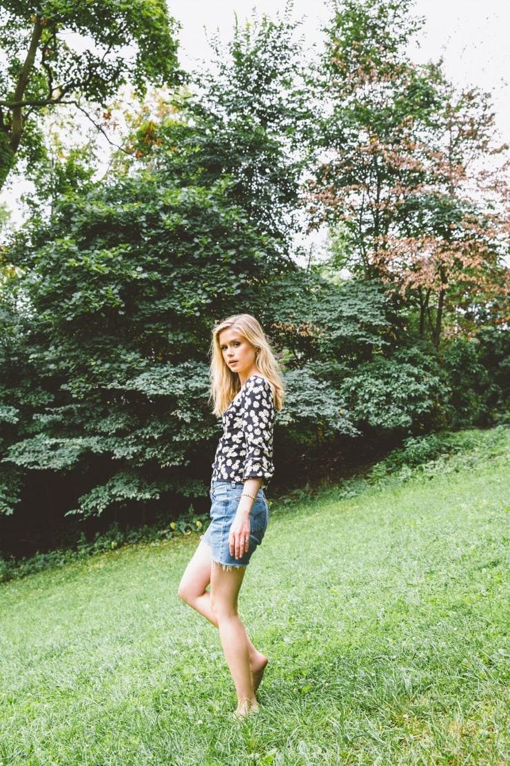 Erin Moriarty butt pictures