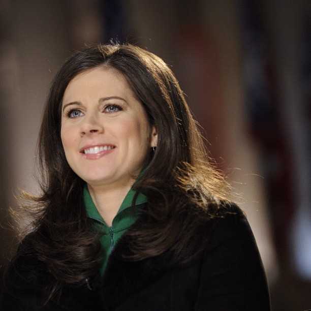 50+ Erin Burnett Hot Pictures Will Make You Go Crazy For This Babe 110