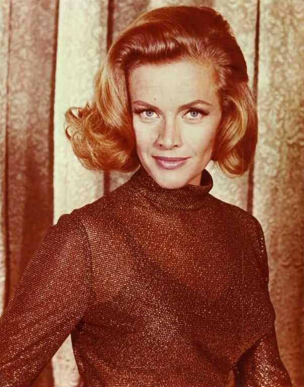 51 Hottest Honor Blackman Big Butt Pictures Which Are Incredibly Bewitching 29