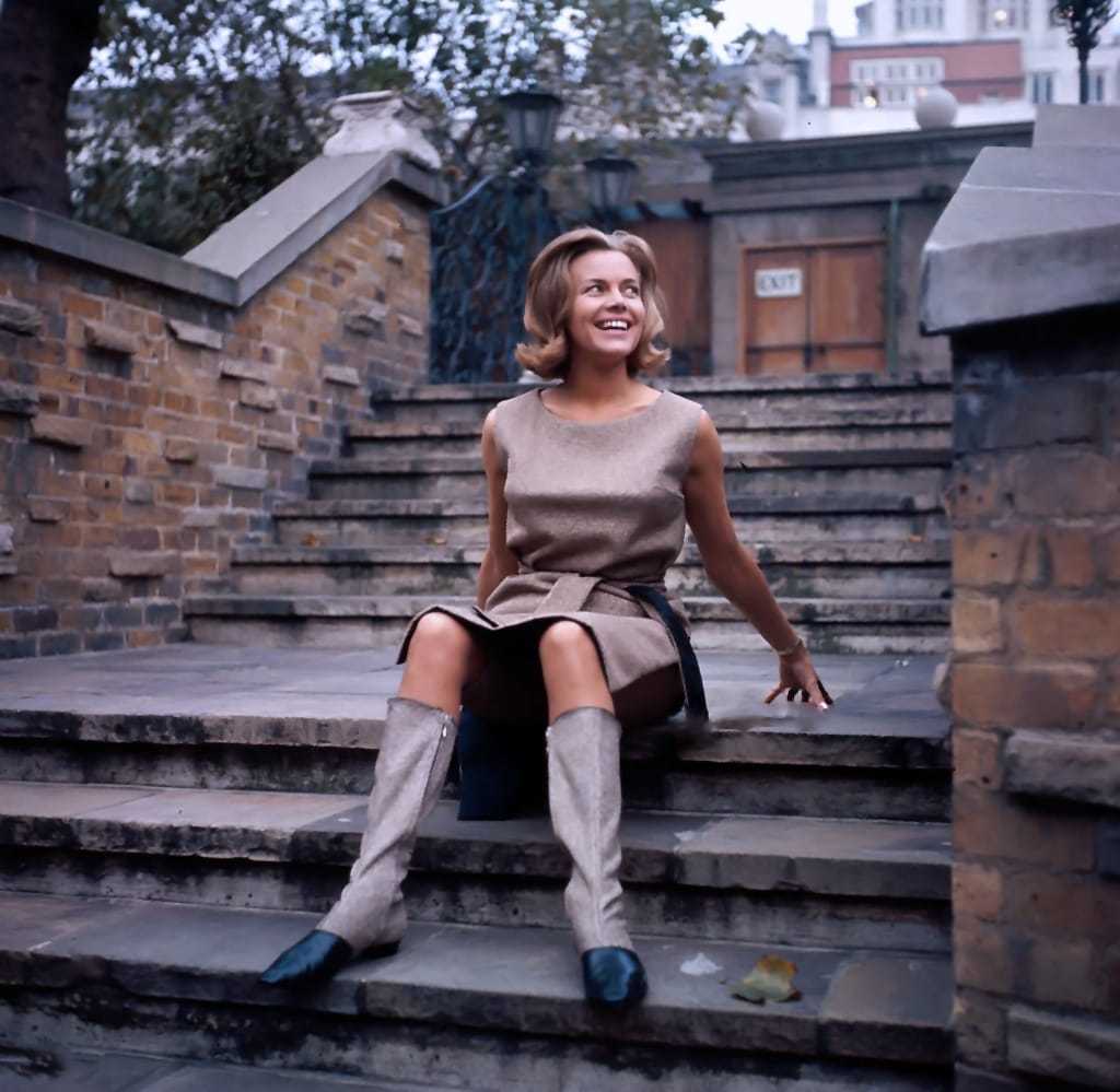 51 Hottest Honor Blackman Big Butt Pictures Which Are Incredibly Bewitching 529