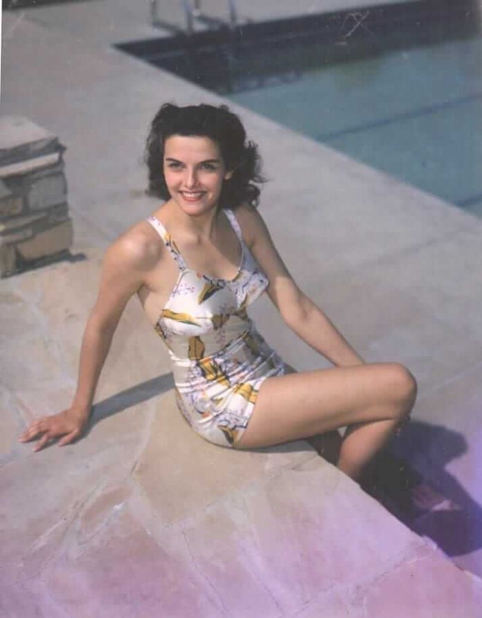 Jane Russell hot look