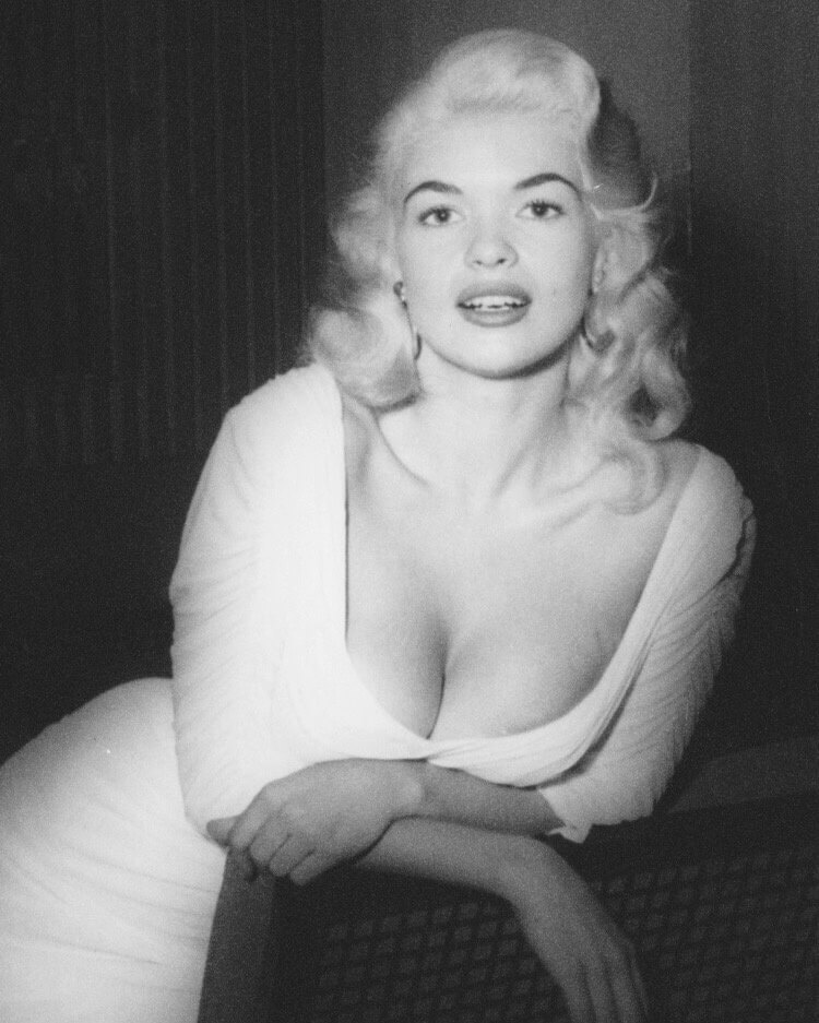 Jayne Mansfield hot busty pic (3)