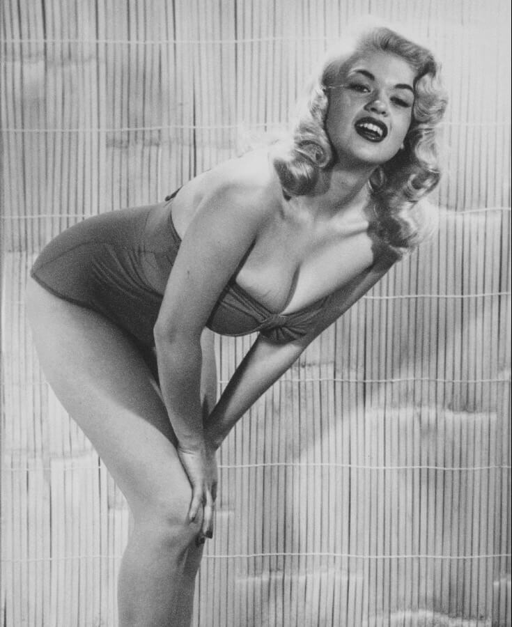 Jayne Mansfield sexy cleavages pics (2)