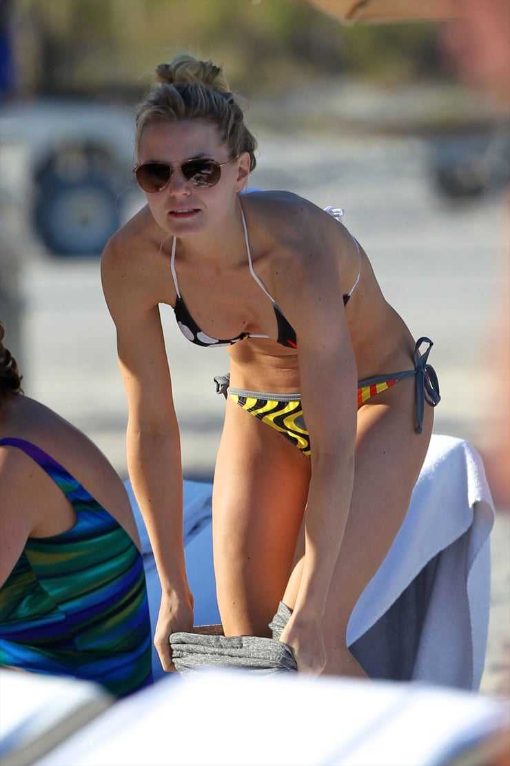 Jennifer Morrison bikini pic
