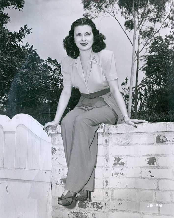 51 Sexy Joan Bennett Boobs Pictures Reveal Her Lofty And Attractive Physique 23