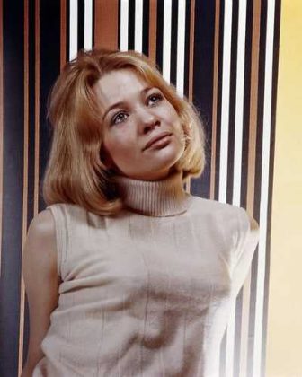 49 Judy Geeson Nude Pictures Brings Together Style, Sassiness And Sexiness 86