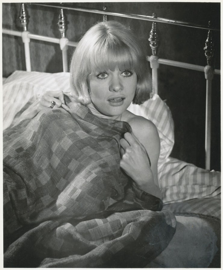 49 Judy Geeson Nude Pictures Brings Together Style, Sassiness And Sexiness 43