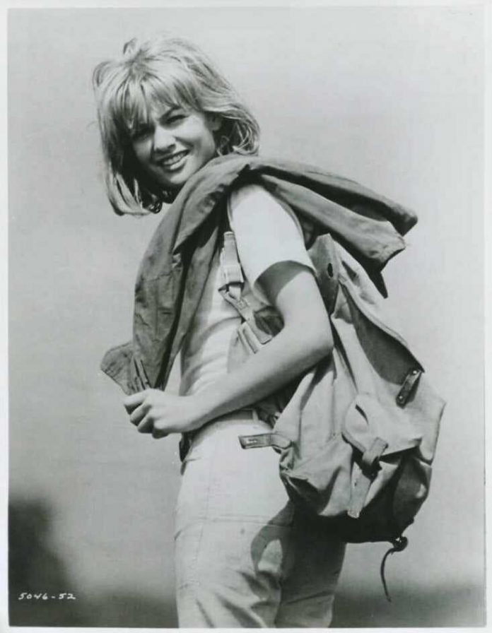 49 Judy Geeson Nude Pictures Brings Together Style, Sassiness And Sexiness 28