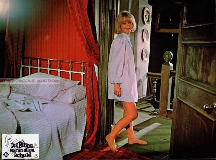 49 Judy Geeson Nude Pictures Brings Together Style, Sassiness And Sexiness 515