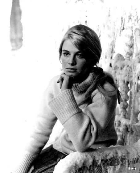 51 Hottest Julie Christie Big Butt Pictures Which Will Cause You To Surrender To Her Inexplicable Beauty 25