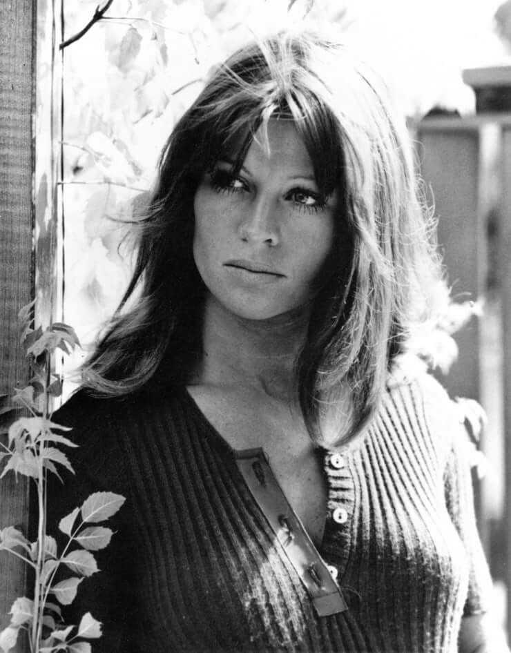 51 Hottest Julie Christie Big Butt Pictures Which Will Cause You To Surrender To Her Inexplicable Beauty 21
