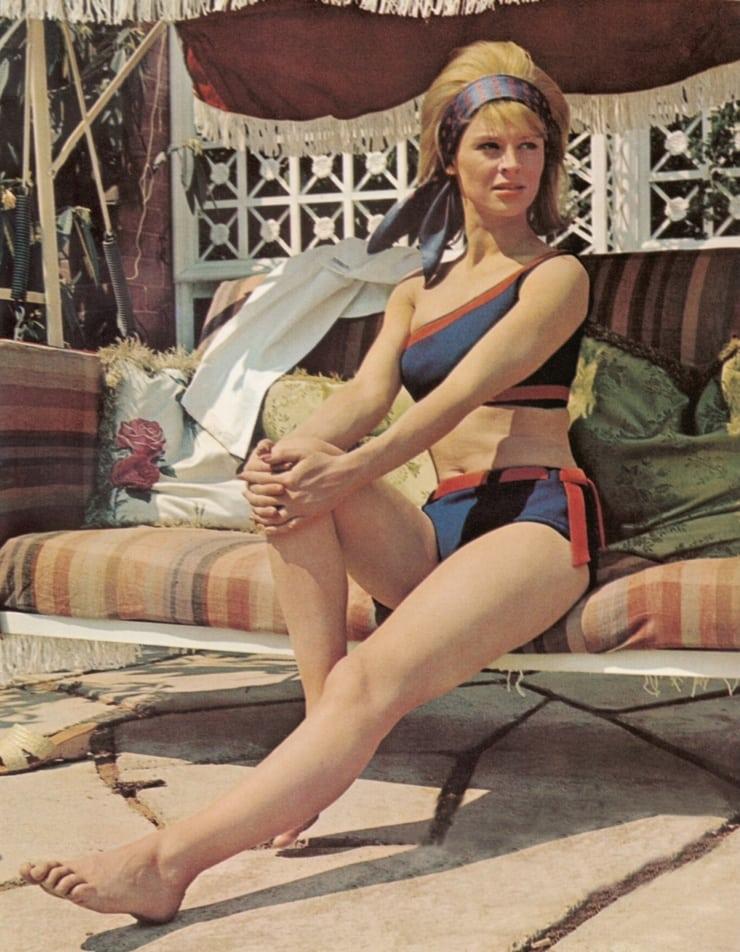 Julie Christie hot bikini pics
