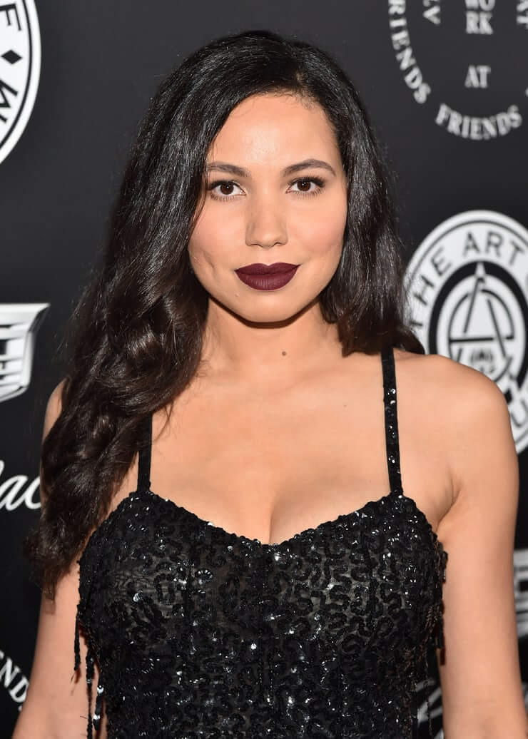 51 Sexy Jurnee Smollett-Bell Boobs Pictures Will Induce Passionate Feelings for Her 13