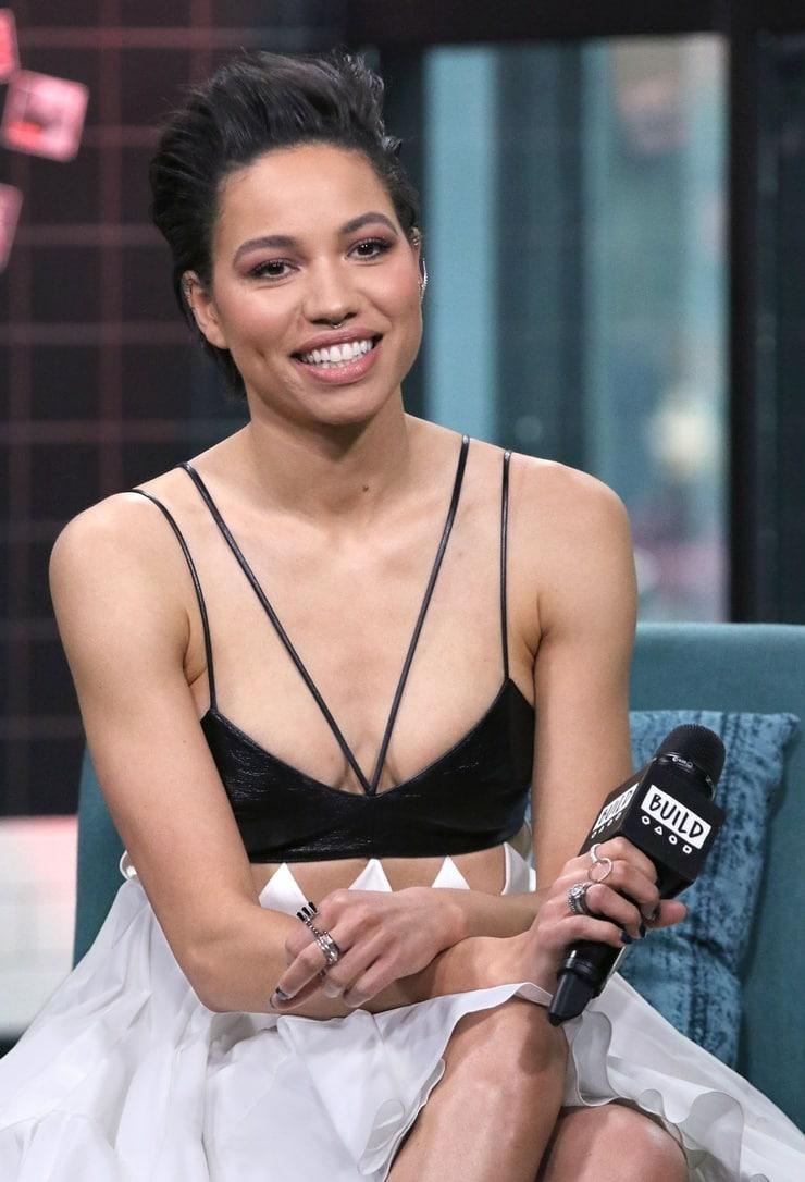 51 Sexy Jurnee Smollett-Bell Boobs Pictures Will Induce Passionate Feelings for Her 3