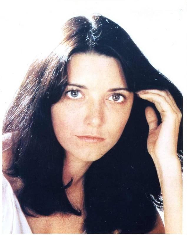 34 Hottest Karen Allen Big Butt Pictures Are Simply Excessively Damn Delectable 11