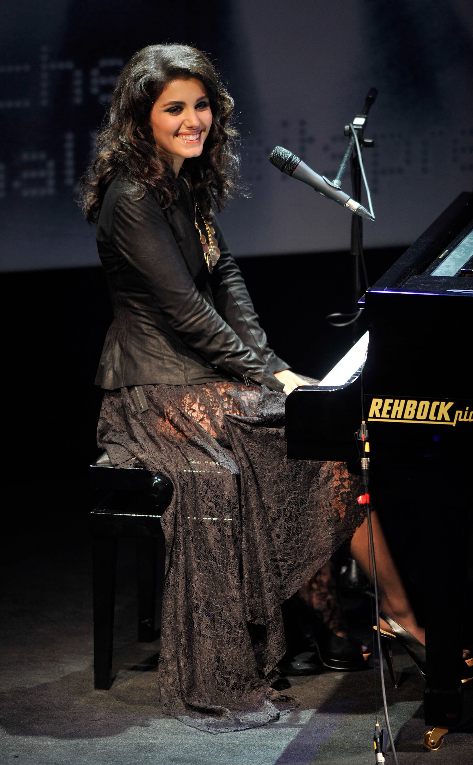 46 Hottest Katie Melua Big Butt Pictures That Will Fill Your Heart With Triumphant Satisfaction 14