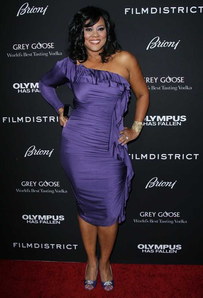 46 Sexy Lela Rochon Boobs Pictures Which Will Get All Of You Perspiring 9