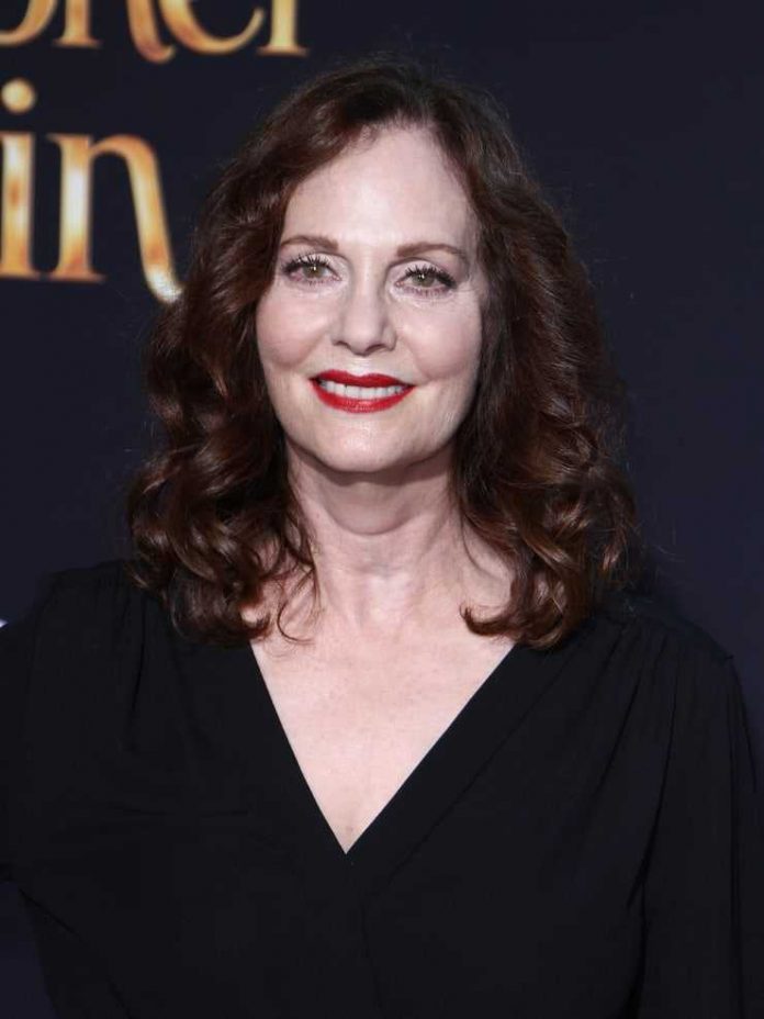 49 Hottest Lesley Ann Warren Big Butt Pictures That Will Fill Your Heart With Triumphant Satisfaction 77