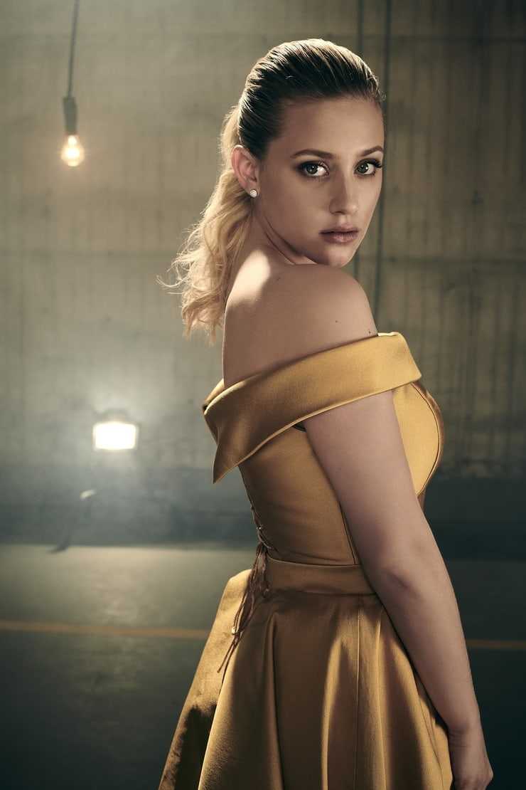 51 Hottest Lili Reinhart Big Butt Pictures Will Leave You Panting For Her 15