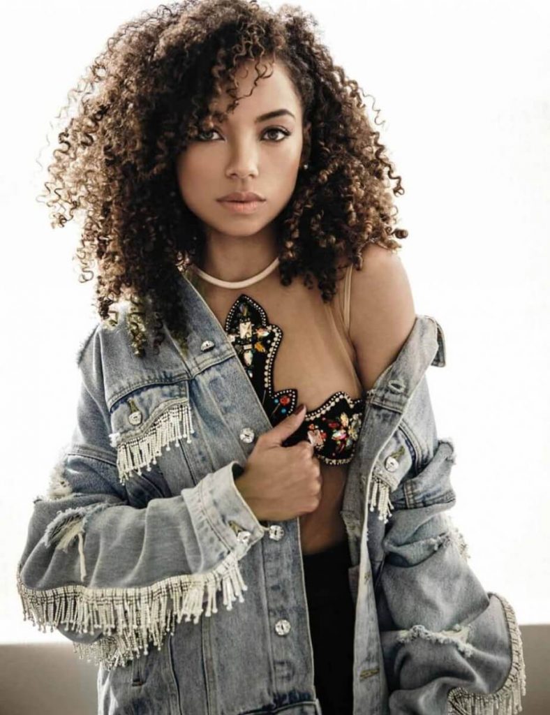 55 Sexy and Hot Logan Browning Pictures – Bikini, Ass, Boobs 108