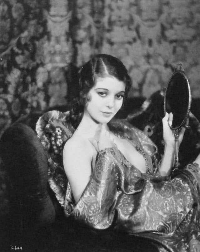 51 Sexy Loretta Young Boobs Pictures Will Expedite An Enormous Smile On Your Face 23
