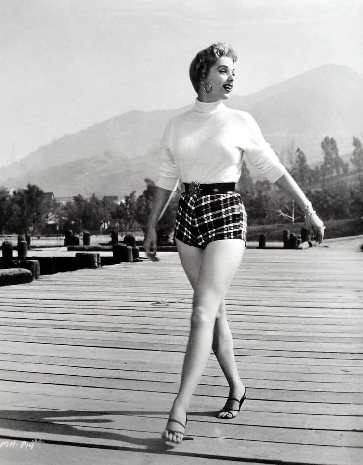 51 Sexy Martha Hyer Boobs Pictures Will Induce Passionate Feelings for Her 33