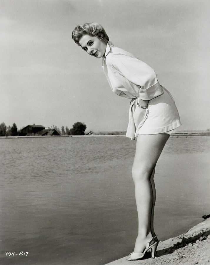 51 Sexy Martha Hyer Boobs Pictures Will Induce Passionate Feelings for Her 158
