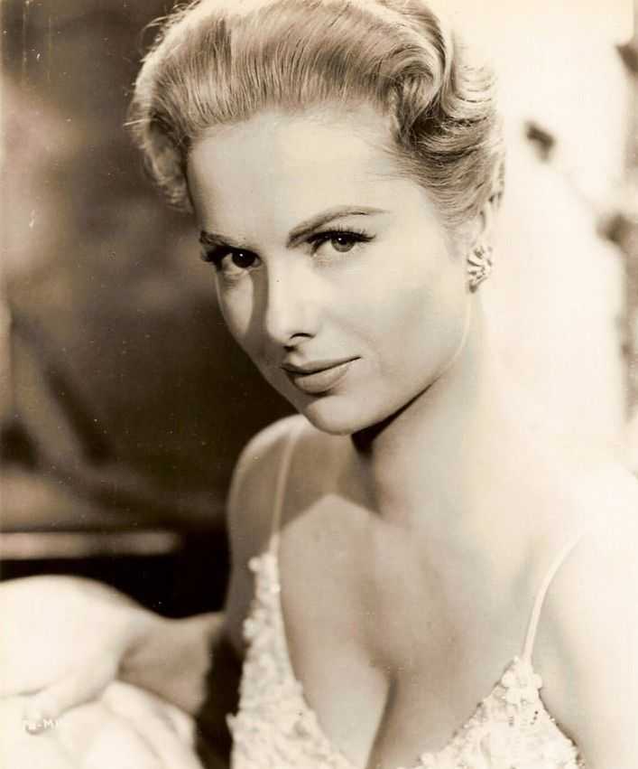51 Sexy Martha Hyer Boobs Pictures Will Induce Passionate Feelings for Her 156