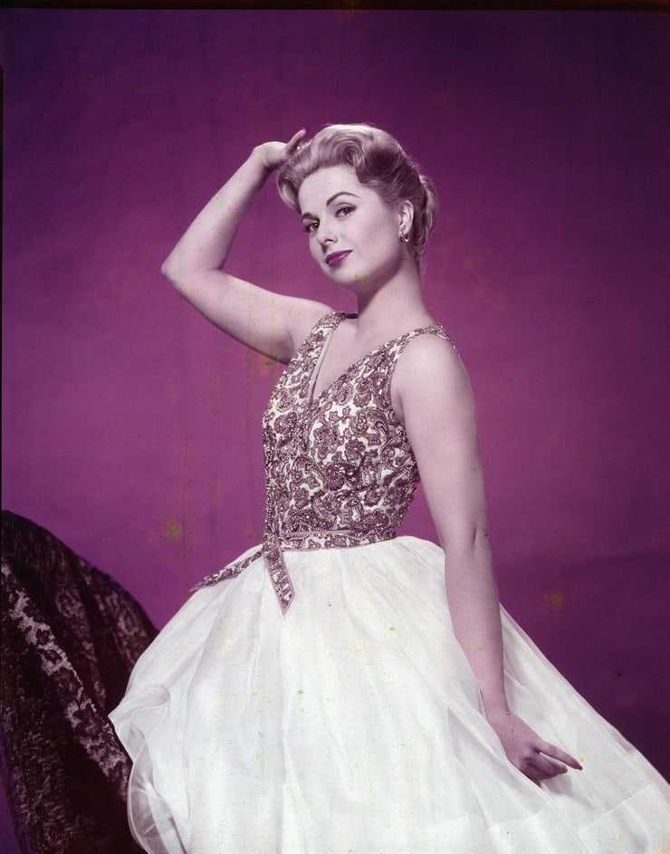 51 Sexy Martha Hyer Boobs Pictures Will Induce Passionate Feelings for Her 157