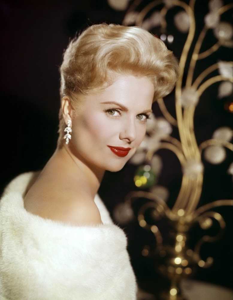 51 Sexy Martha Hyer Boobs Pictures Will Induce Passionate Feelings for Her 43