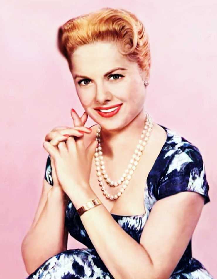 51 Sexy Martha Hyer Boobs Pictures Will Induce Passionate Feelings for Her 50