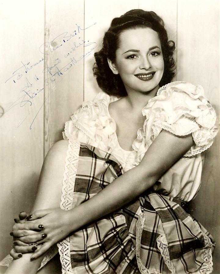 51 Sexy Olivia de Havilland Boobs Pictures Are Sure To Leave You Baffled 27