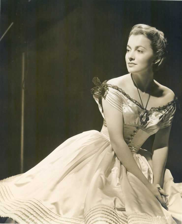51 Sexy Olivia de Havilland Boobs Pictures Are Sure To Leave You Baffled 13