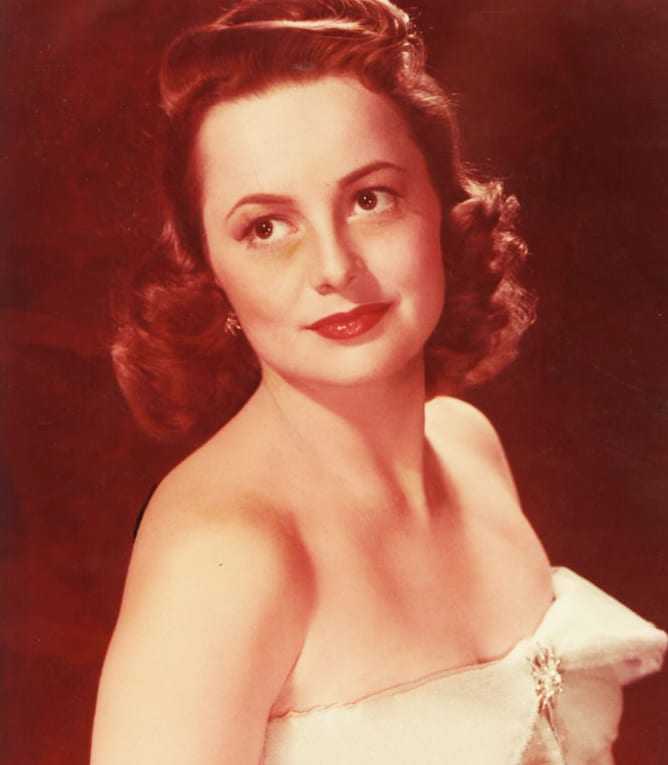51 Sexy Olivia de Havilland Boobs Pictures Are Sure To Leave You Baffled 637