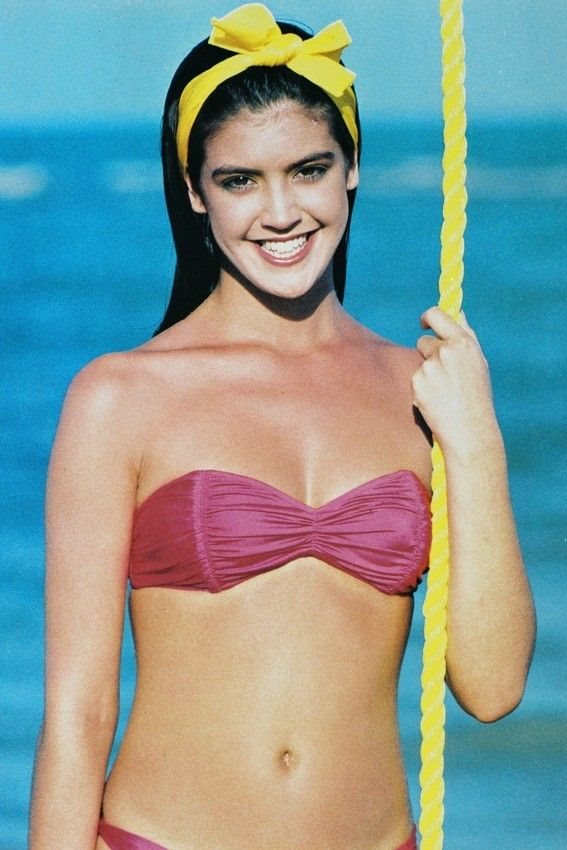 Phoebe Cates bikini hot