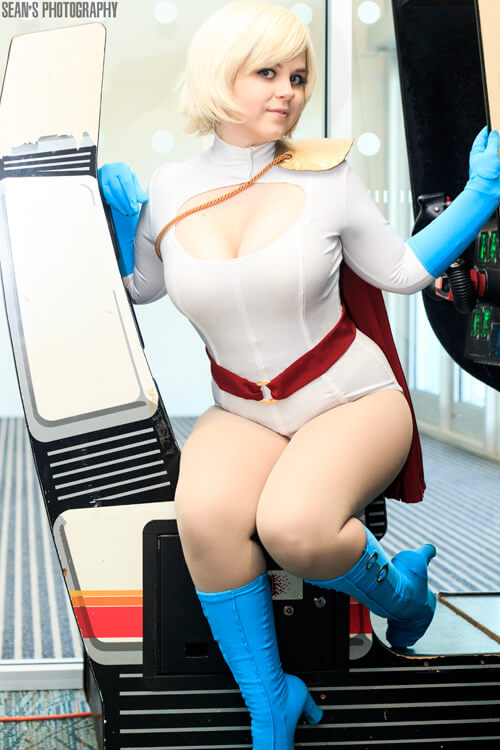 Power Girl hot thighs pic