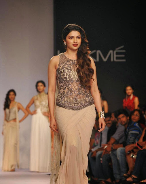 Prachi Desai Beautiful Actress Ramp Walk Photos at Fashion Week 8
