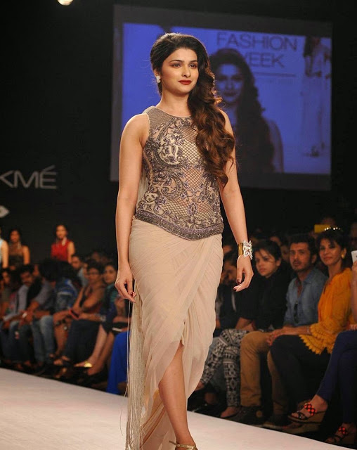 Prachi Desai Beautiful Actress Ramp Walk Photos at Fashion Week 9