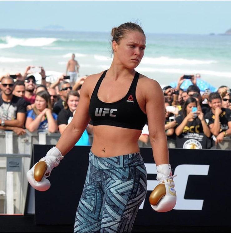 51 Sexy Ronda Rousey Boobs Pictures Will Leave You Panting For Her 98