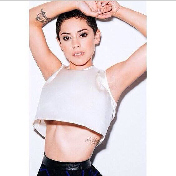 Rosa Salazar sexy side boobs