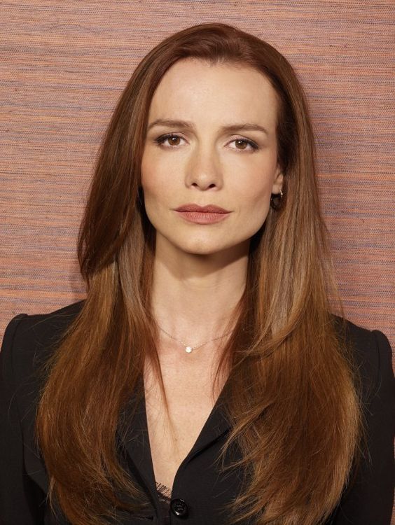 51 Sexy Saffron Burrows Boobs Pictures Are Paradise On Earth 32