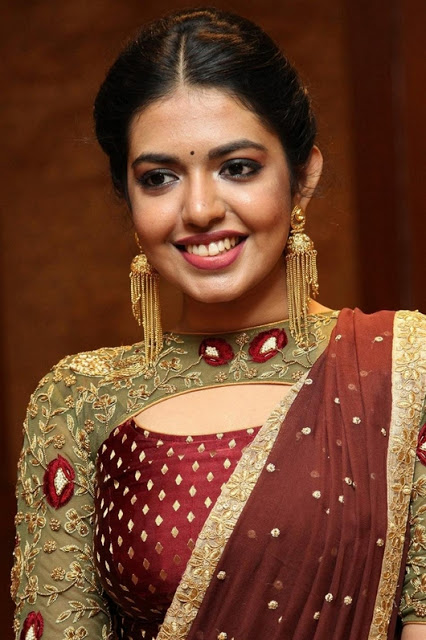 Shivani Rajashekhar Latest Pics In Traditional Wear 9
