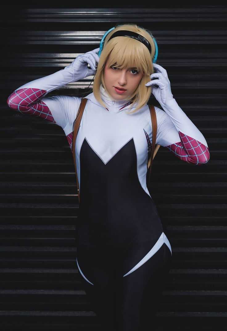 61 Hot Pictures Of Spider Gwen Are So Damn Sexy That We Don’t Deserve Her 6