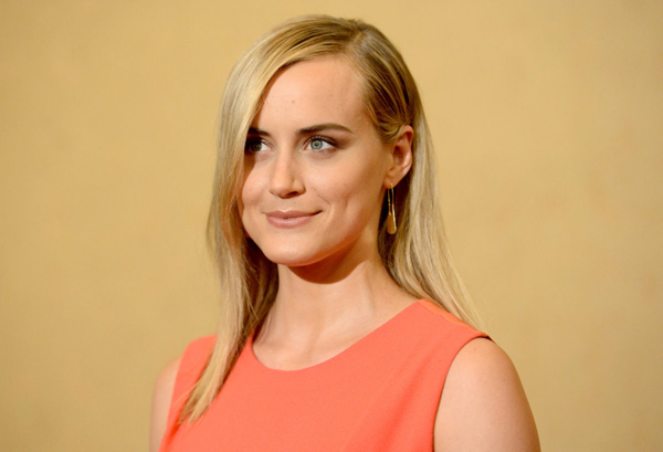 45 Sexy and Hot Taylor Schilling Pictures – Bikini, Ass, Boobs 41