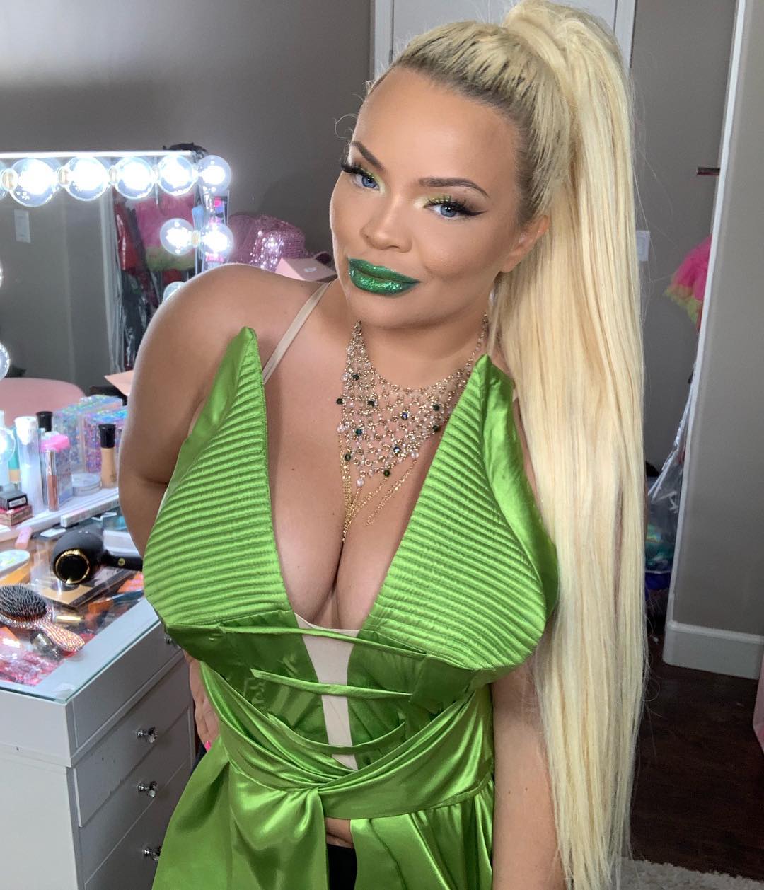 Trisha Paytas Hot in Green Lips