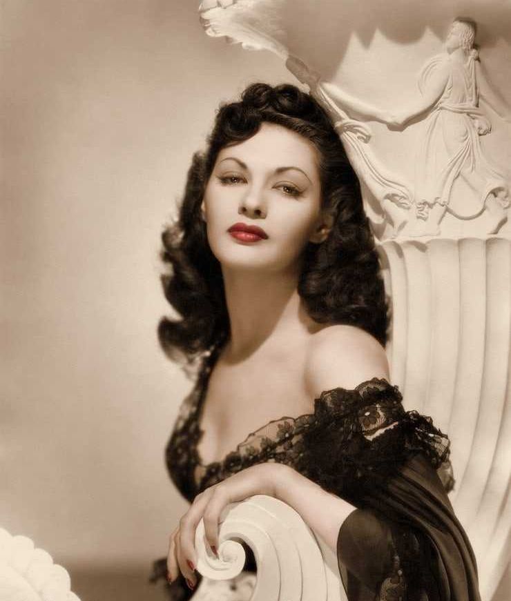51 Sexy Yvonne De Carlo Boobs Pictures Which Will Get All Of You Perspiring 67