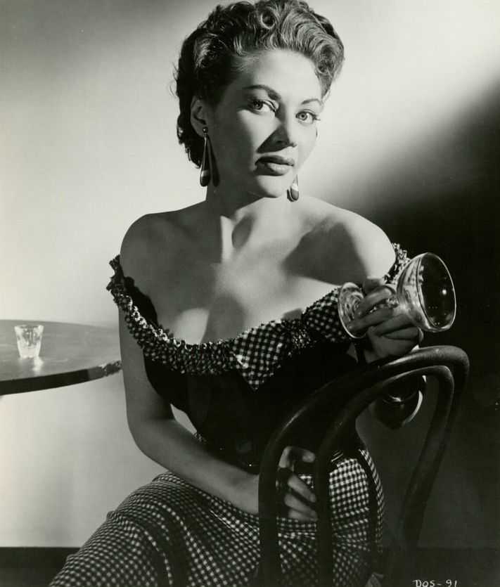 51 Sexy Yvonne De Carlo Boobs Pictures Which Will Get All Of You Perspiring 75