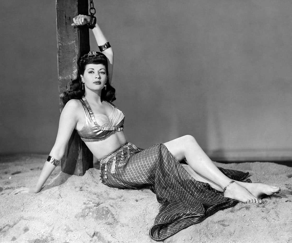 51 Sexy Yvonne De Carlo Boobs Pictures Which Will Get All Of You Perspiring 22