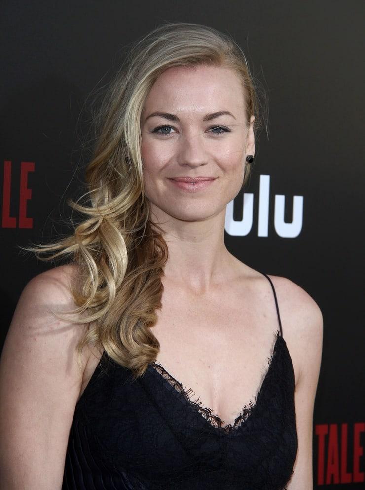 51 Hottest Yvonne Strahovski Big Butt Pictures Are Blessing From God To People 590